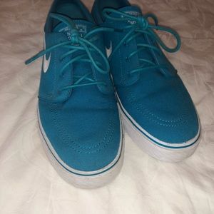 Turquoise Nike Janoski Skate Shoes size 10